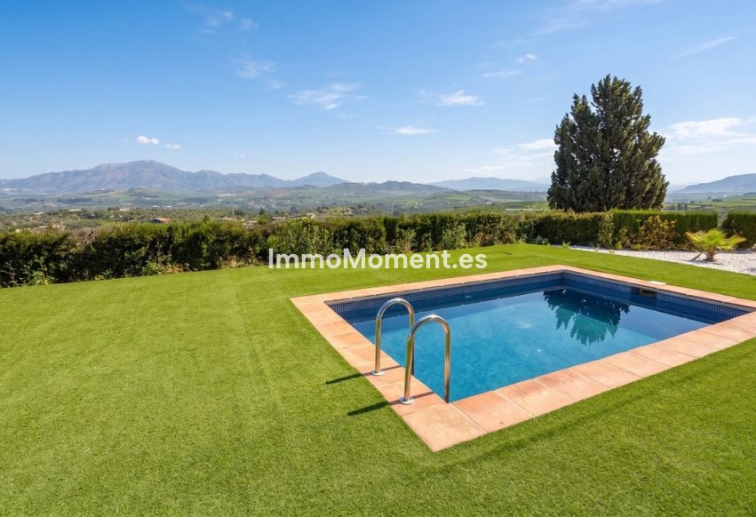 Resale - Country house - Inland  - Coín
