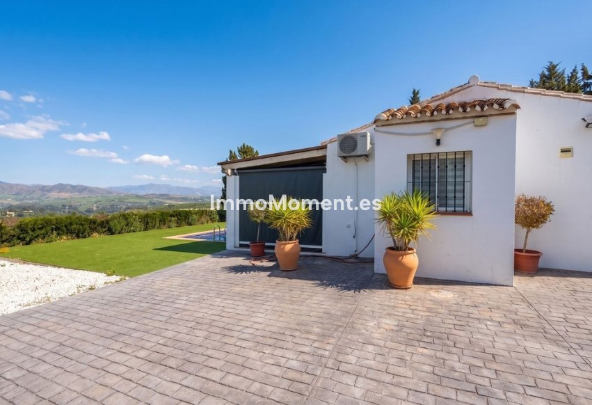 Resale - Country house - Inland  - Coín
