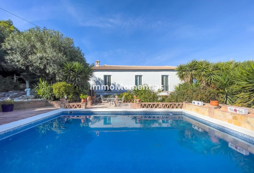 Resale - Country house - Inland  - Coín