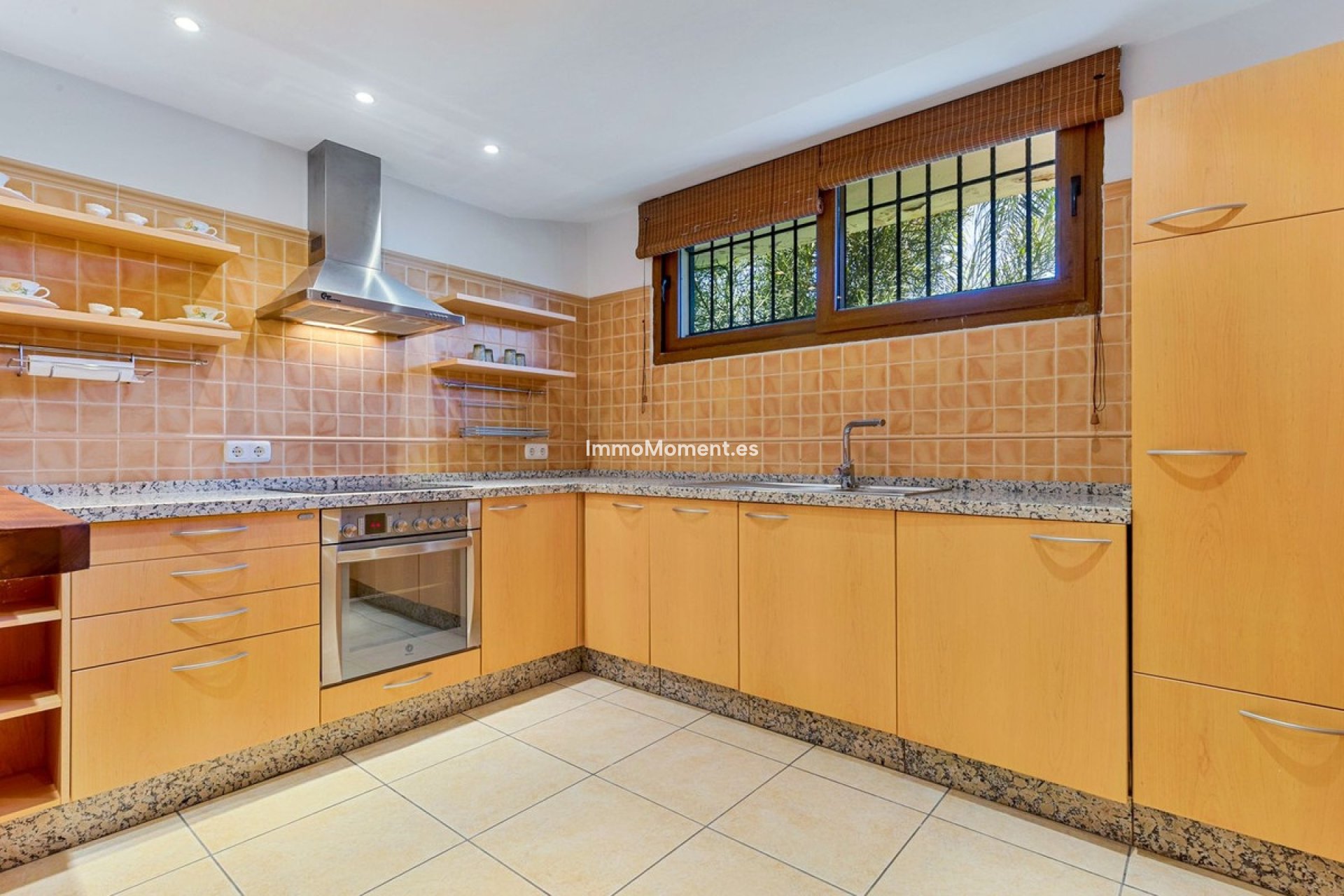 Resale - Country house - Inland  - Coín