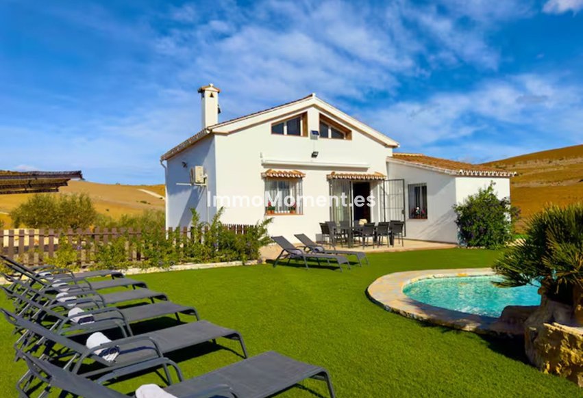 Resale - Country house - Inland  - Coín