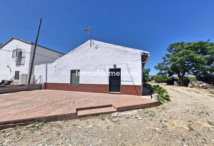 Resale - Country house - Málaga - Campanillas