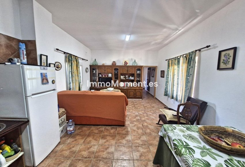 Resale - Country house - Málaga - Campanillas