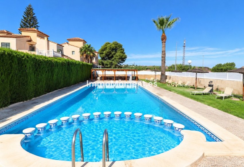 Resale - Detached villa - Algorfa - Algorfa Centro