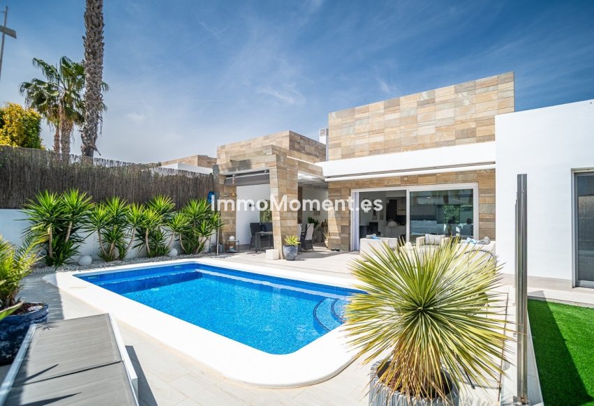 Resale - Detached villa - Algorfa - La Finca Golf