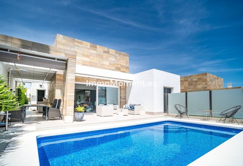 Resale - Detached villa - Algorfa - La Finca Golf