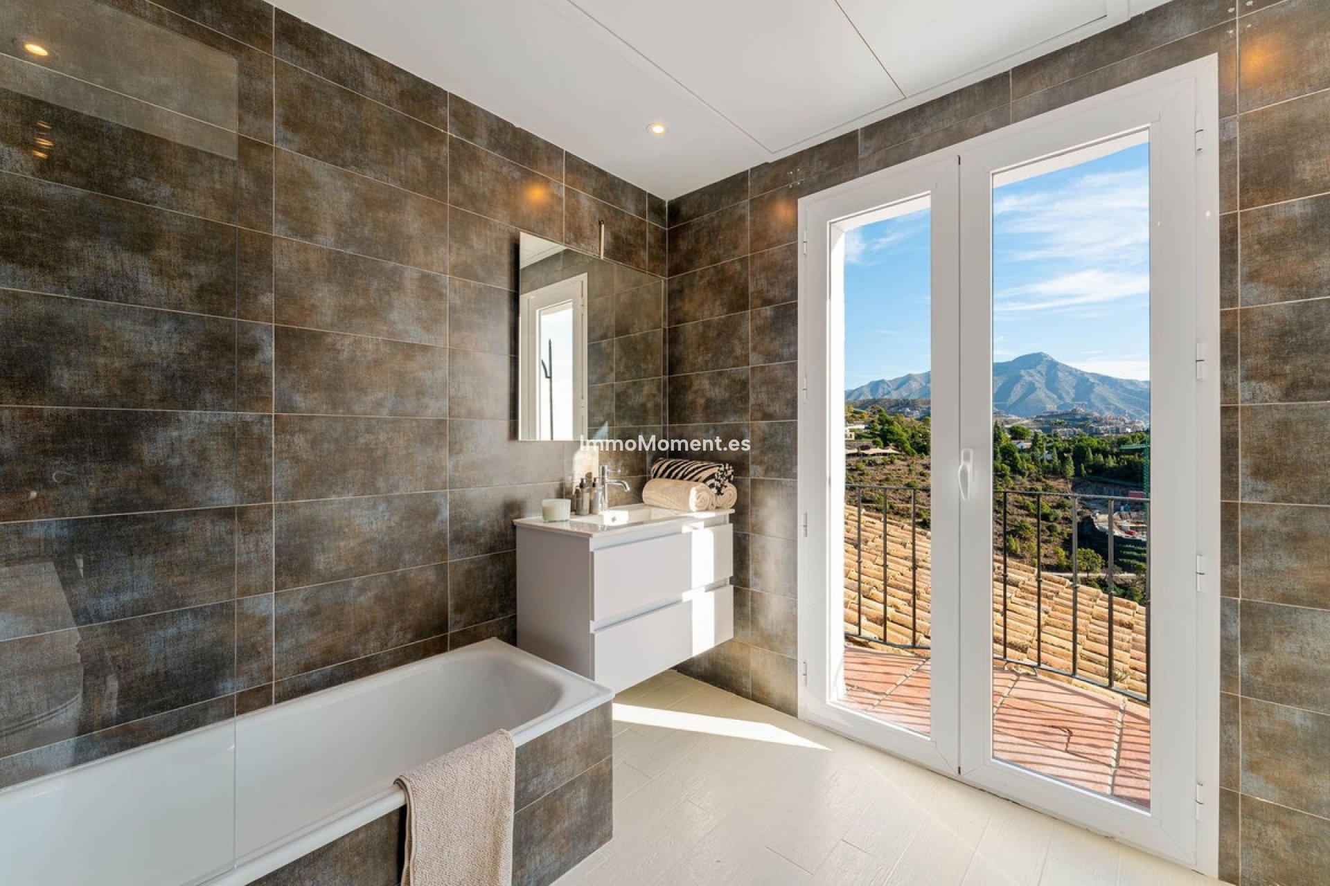 Resale - Detached villa - Benahavís - El Madroñal