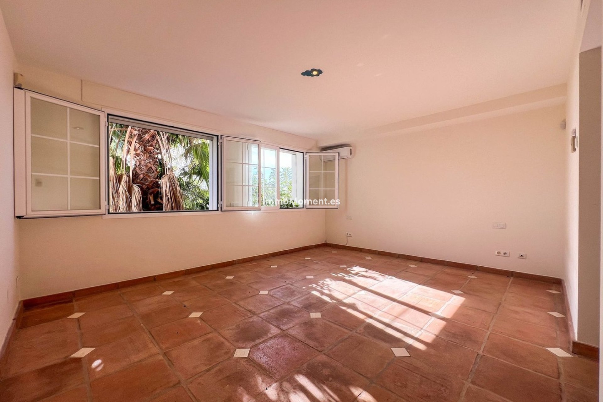 Resale - Detached villa - Benahavís - La Quinta