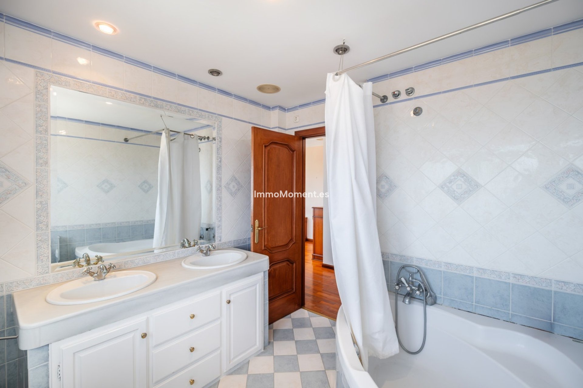 Resale - Detached villa - Benalmadena - Benalmadena Centro