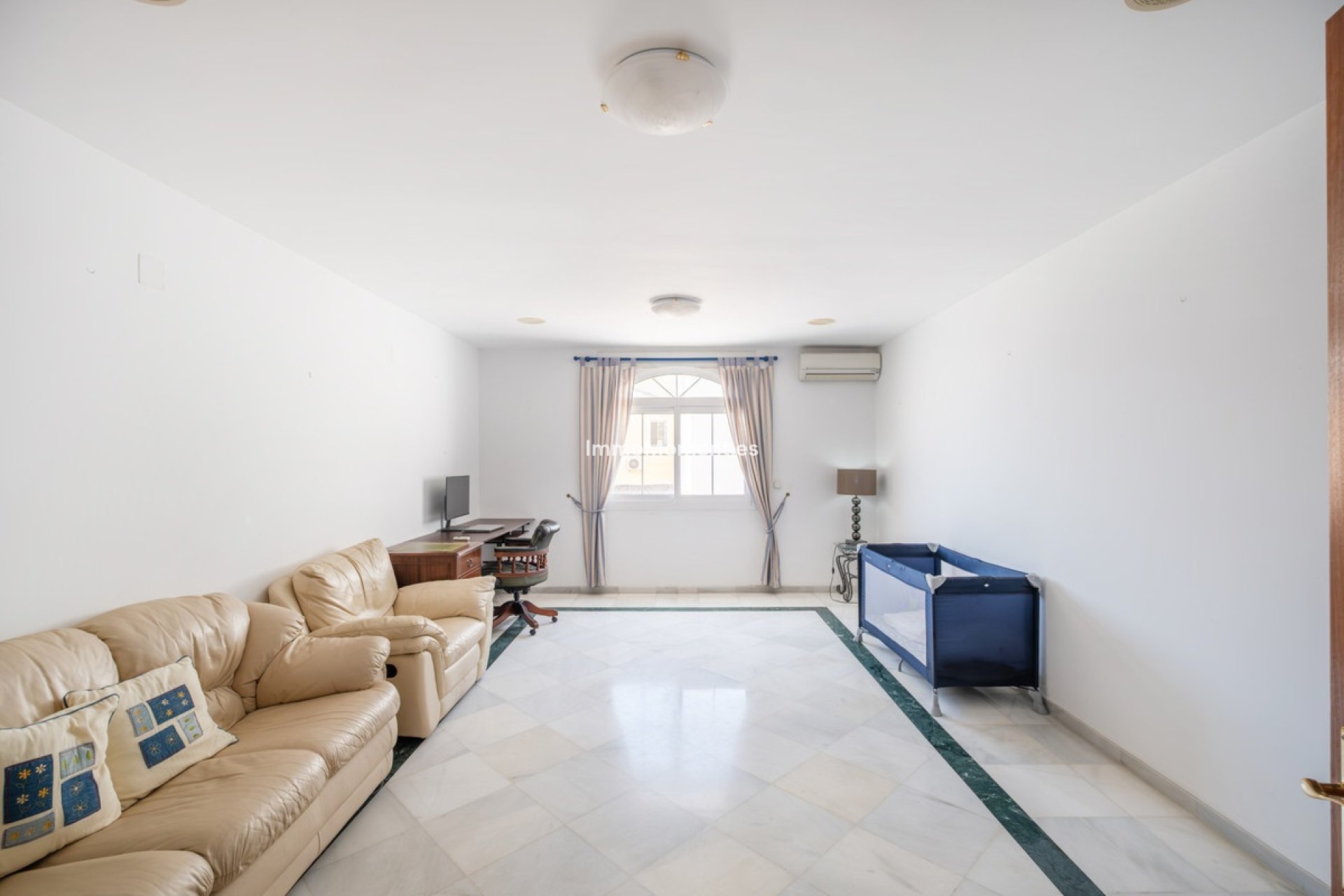 Resale - Detached villa - Benalmadena - Benalmadena Centro