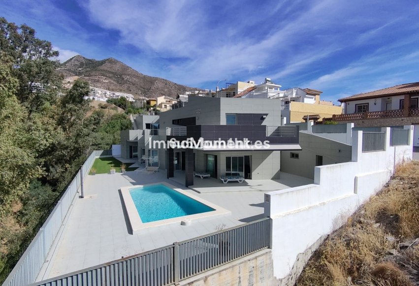 Resale - Detached villa - Benalmadena - Benalmadena Centro