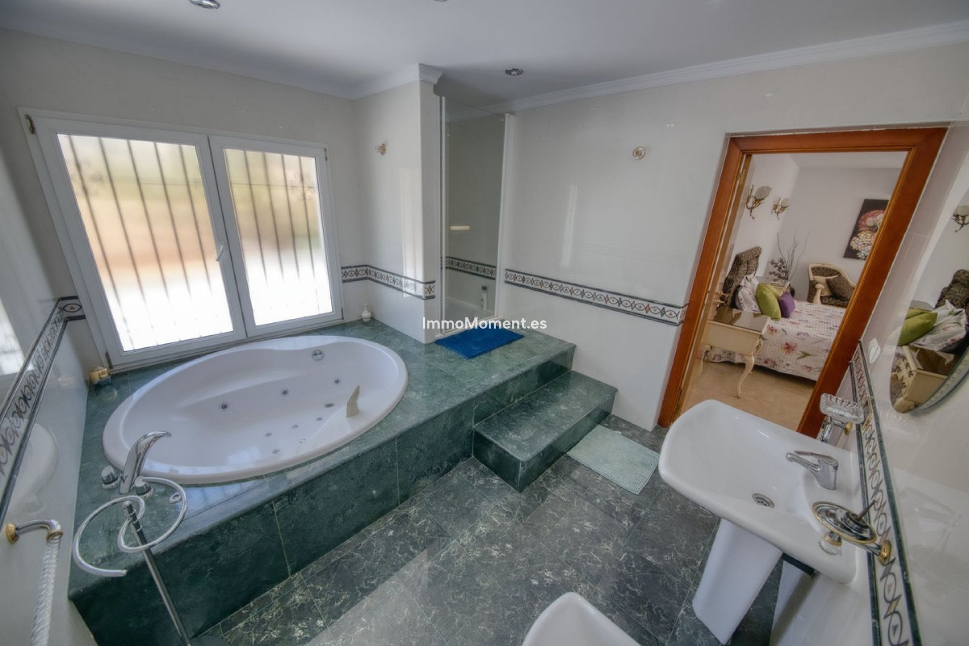 Resale - Detached villa - Benalmadena - Benalmadena Centro