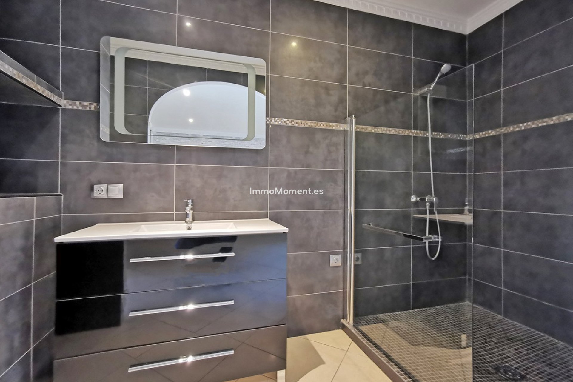 Resale - Detached villa - Benalmadena - Benalmadena Centro