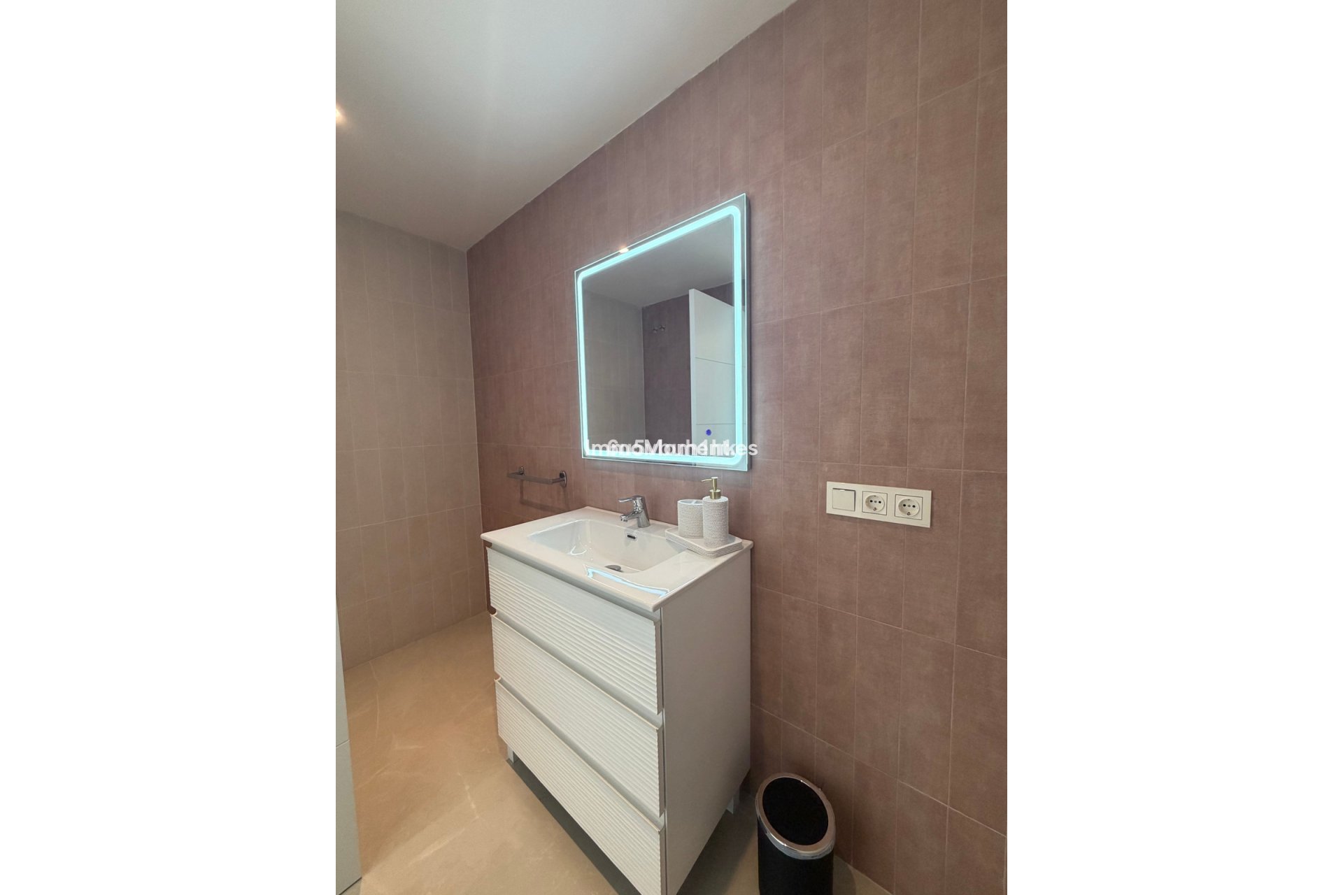 Resale - Detached villa - Benalmadena - Benalmadena Costa