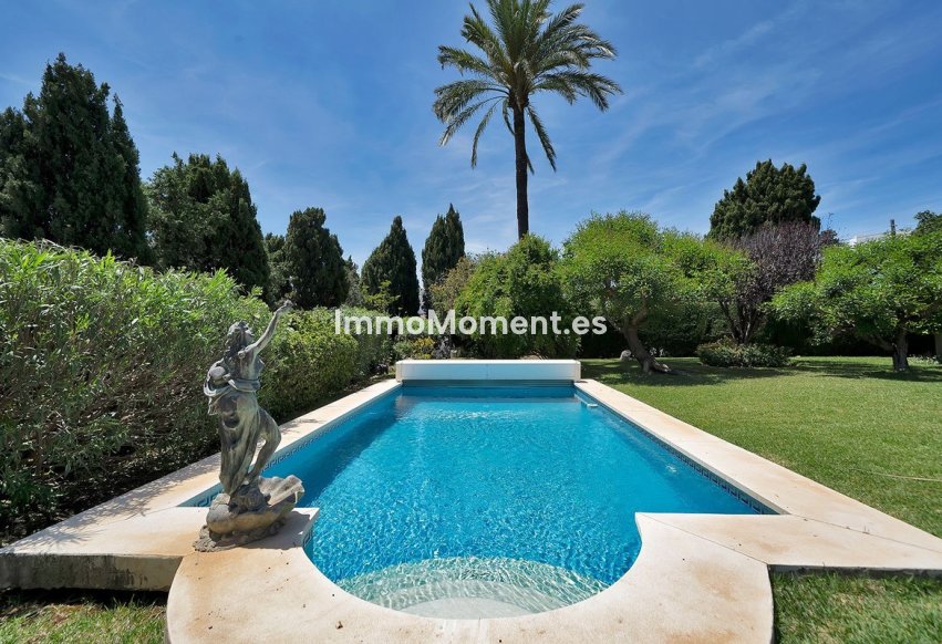 Resale - Detached villa - El Paraiso - New Golden Mile