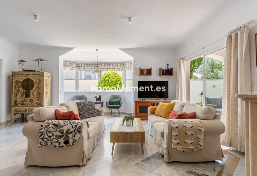 Resale - Detached villa - Estepona - Atalaya