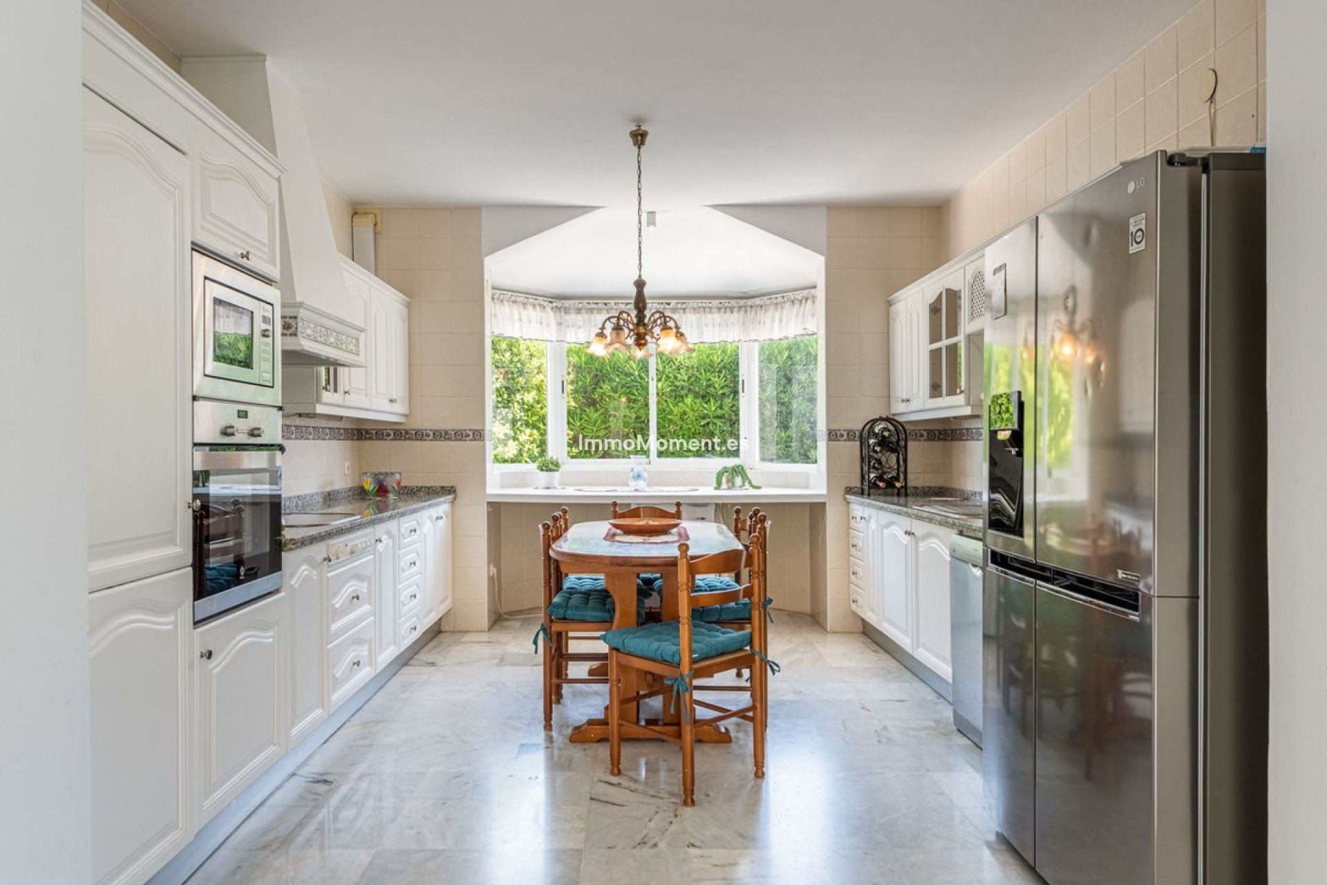 Resale - Detached villa - Estepona - Atalaya