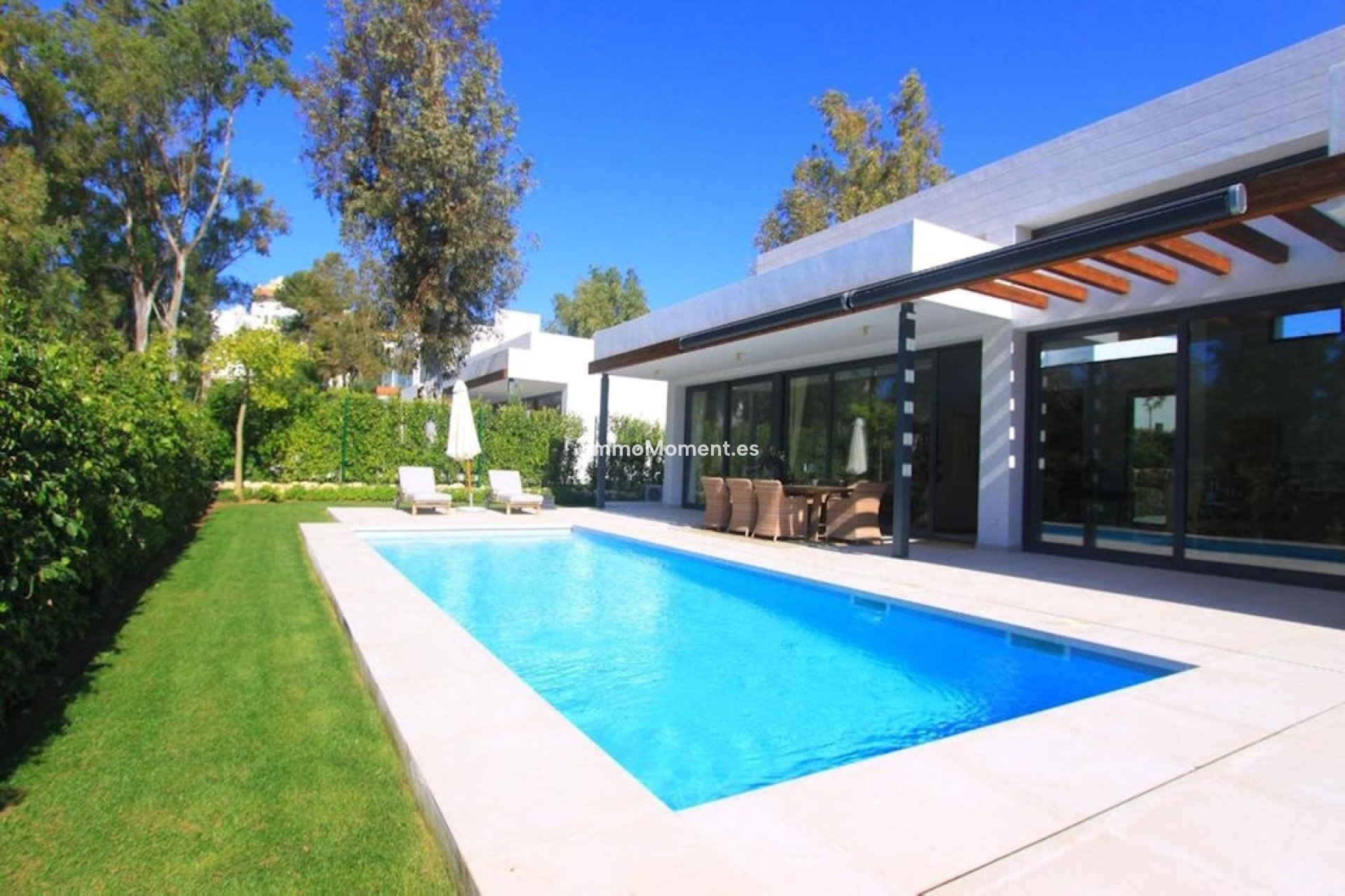 Resale - Detached villa - Estepona - Atalaya