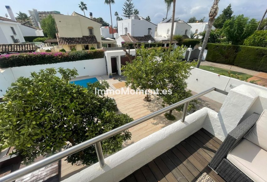 Resale - Detached villa - Estepona - Atalaya