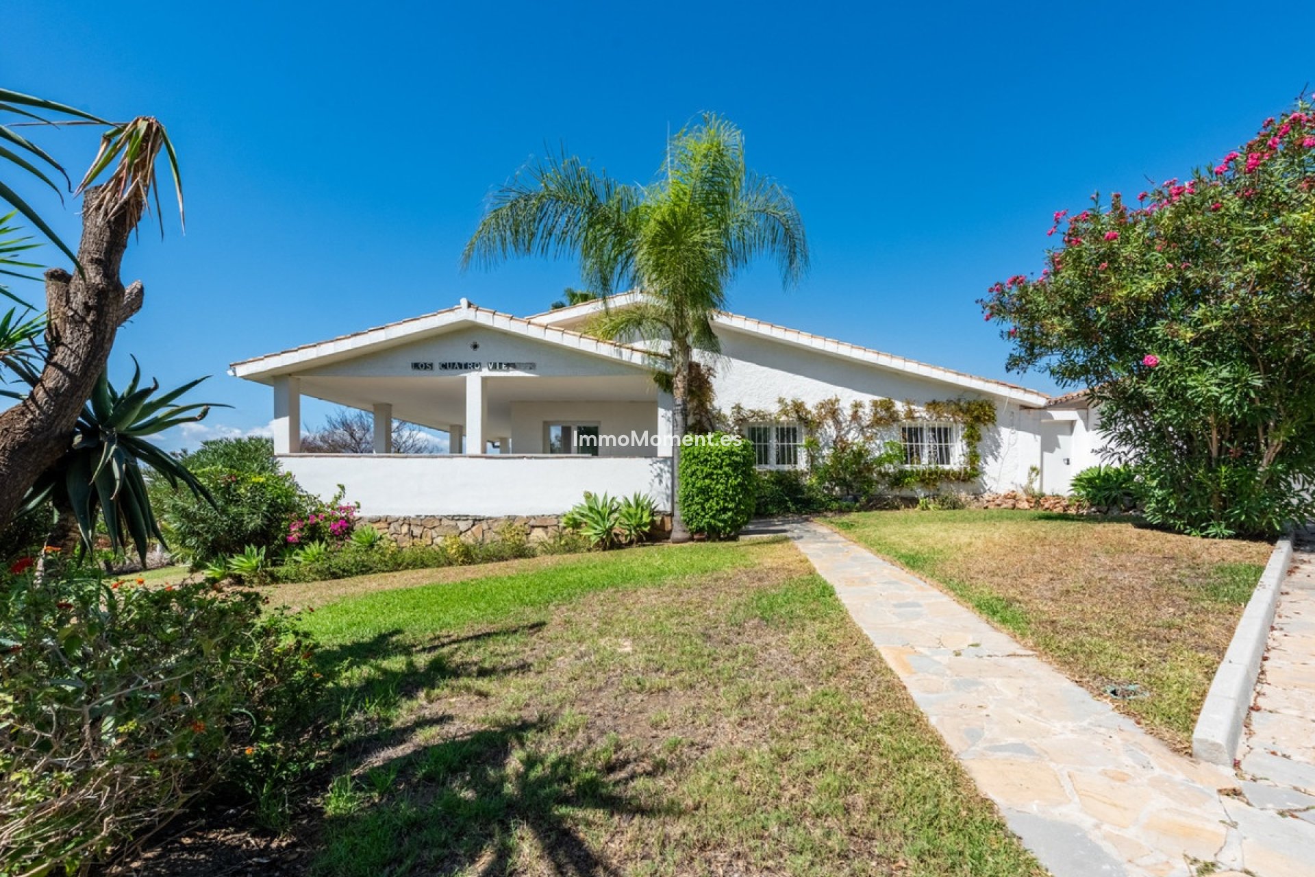 Resale - Detached villa - Estepona - Atalaya