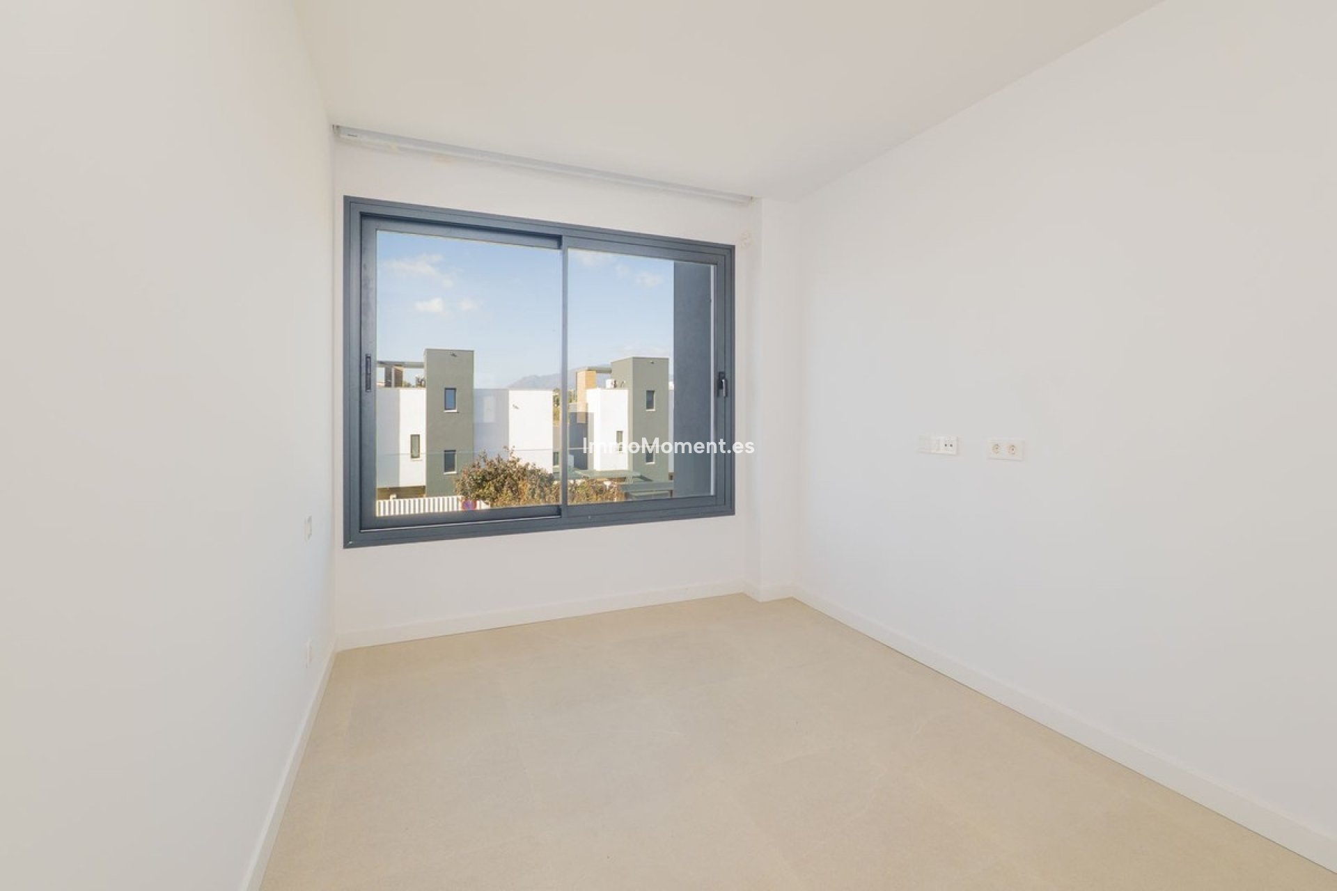 Resale - Detached villa - Estepona - Atalaya