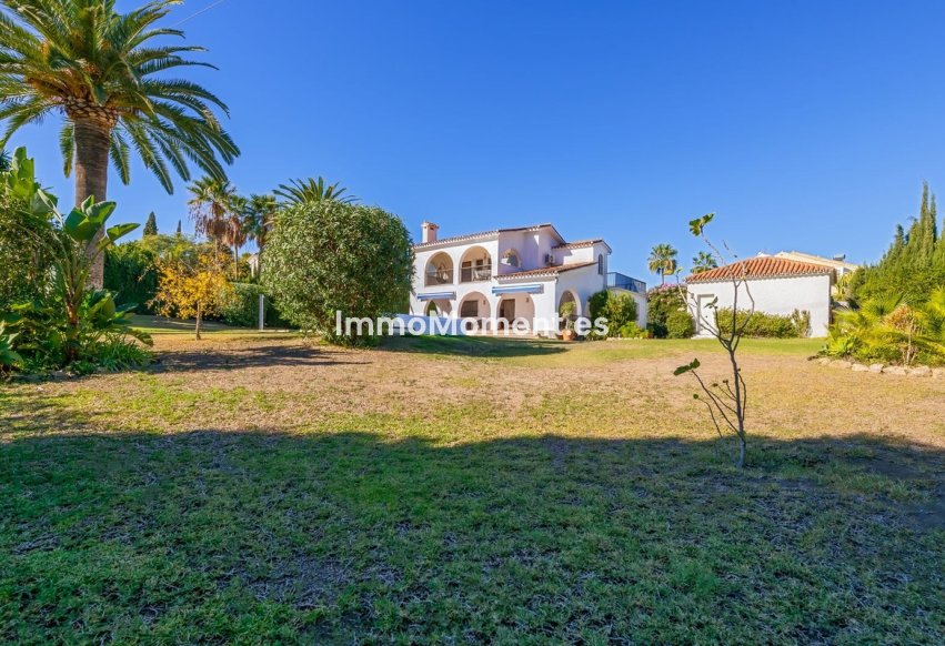 Resale - Detached villa - Estepona - Atalaya