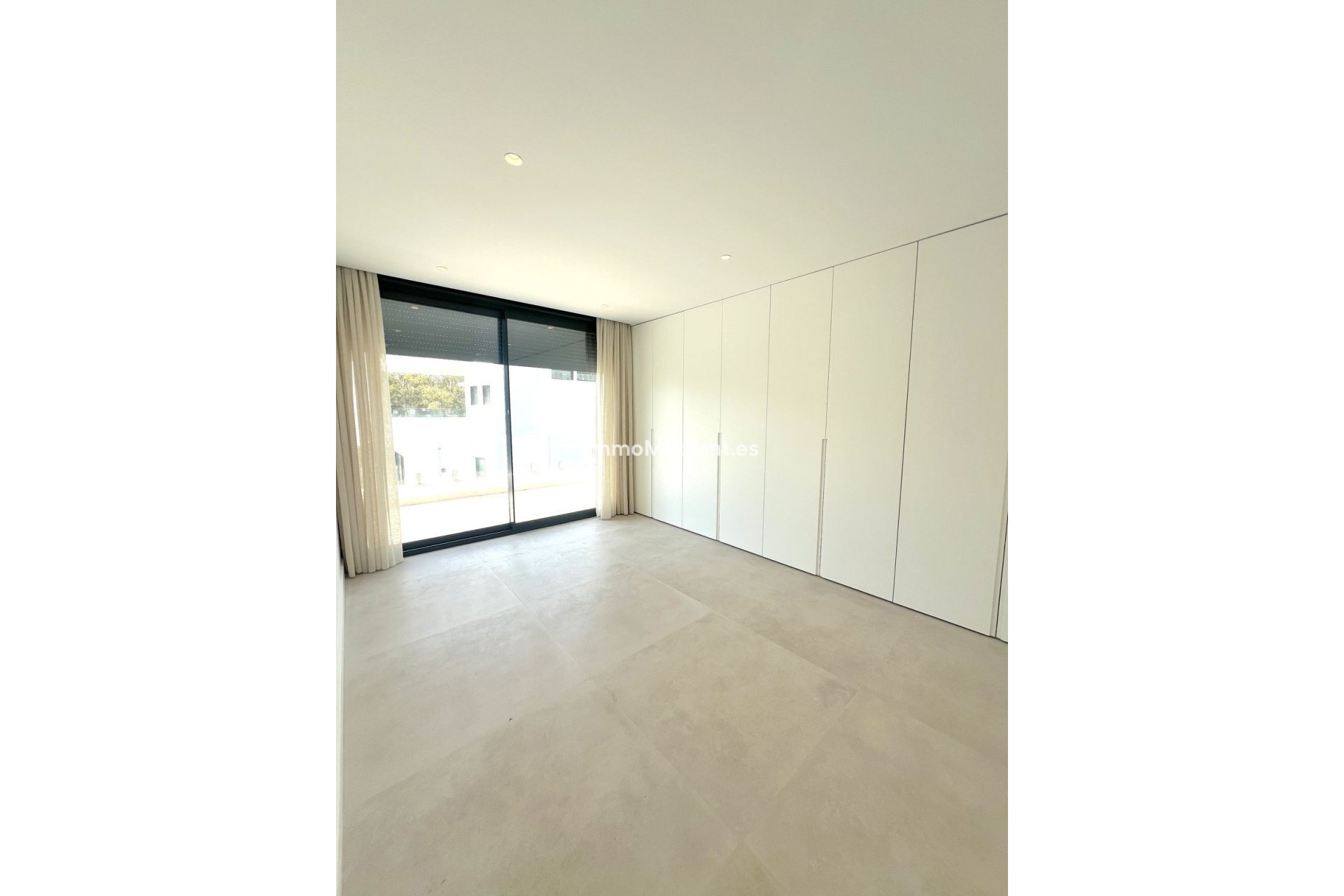 Resale - Detached villa - Estepona - Atalaya