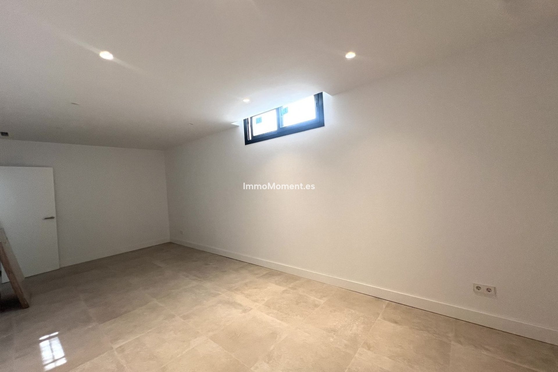 Resale - Detached villa - Estepona - Atalaya