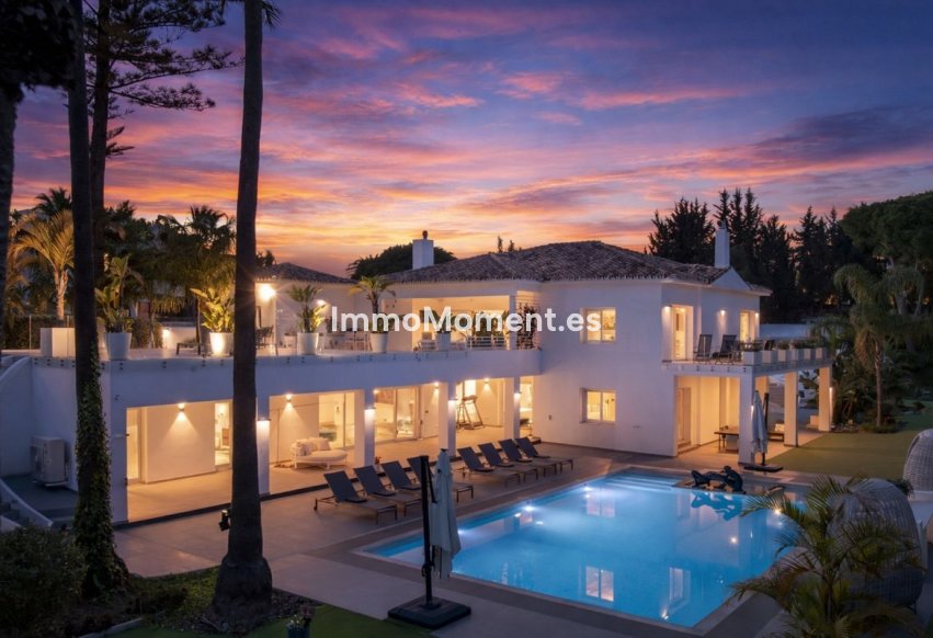 Resale - Detached villa - Estepona - Atalaya