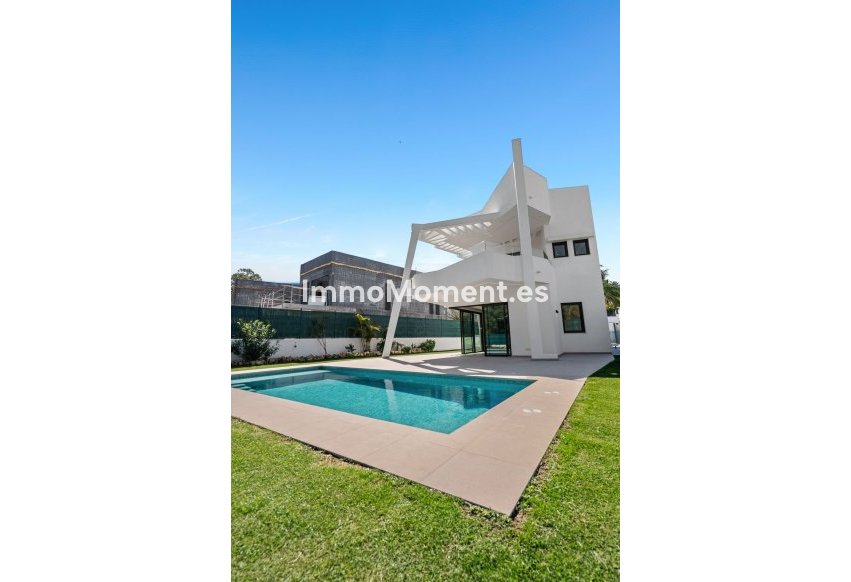 Resale - Detached villa - Estepona - Atalaya