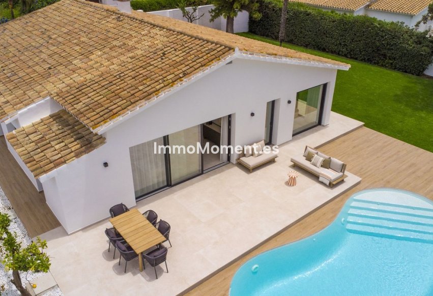 Resale - Detached villa - Estepona - Atalaya
