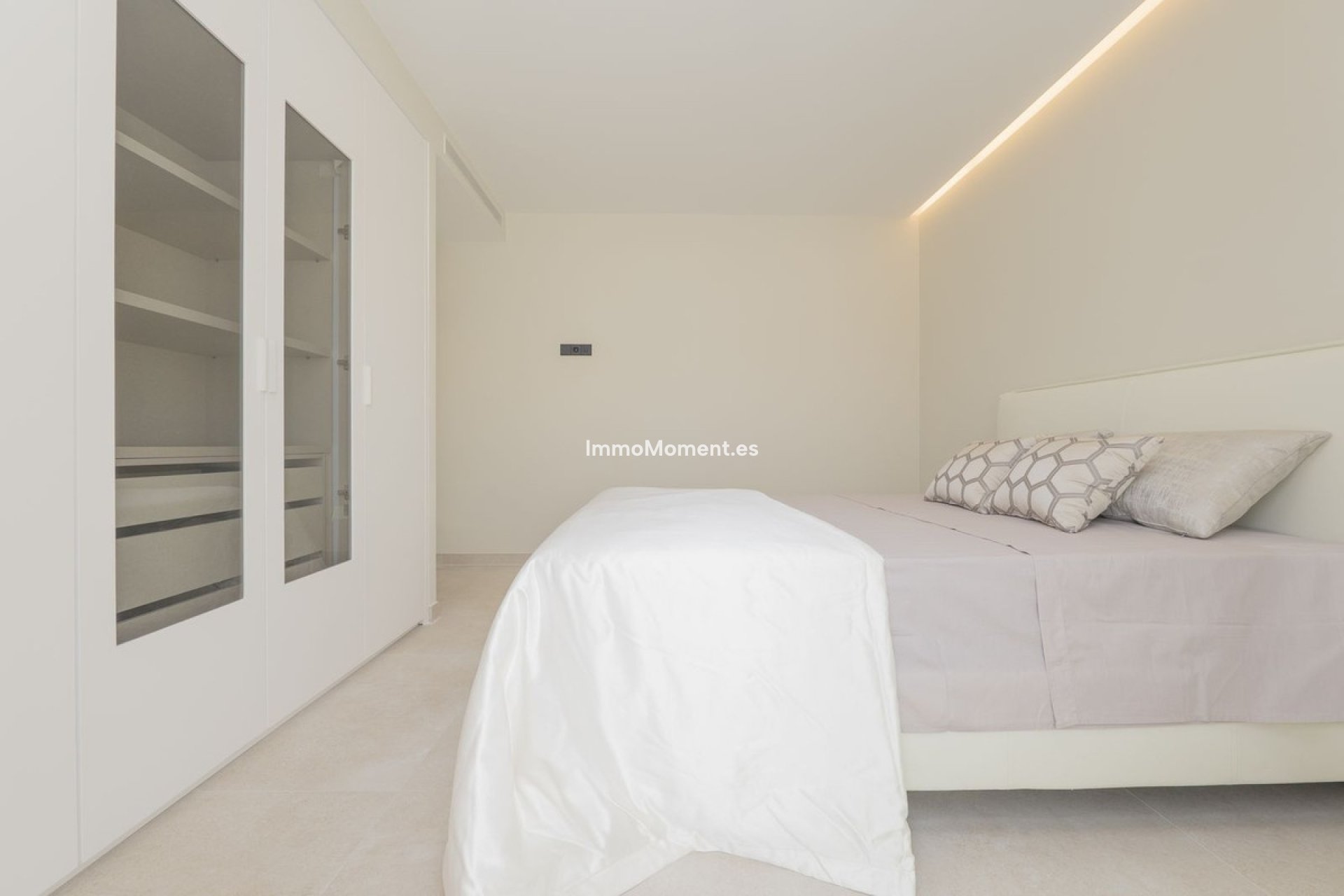 Resale - Detached villa - Estepona - Atalaya