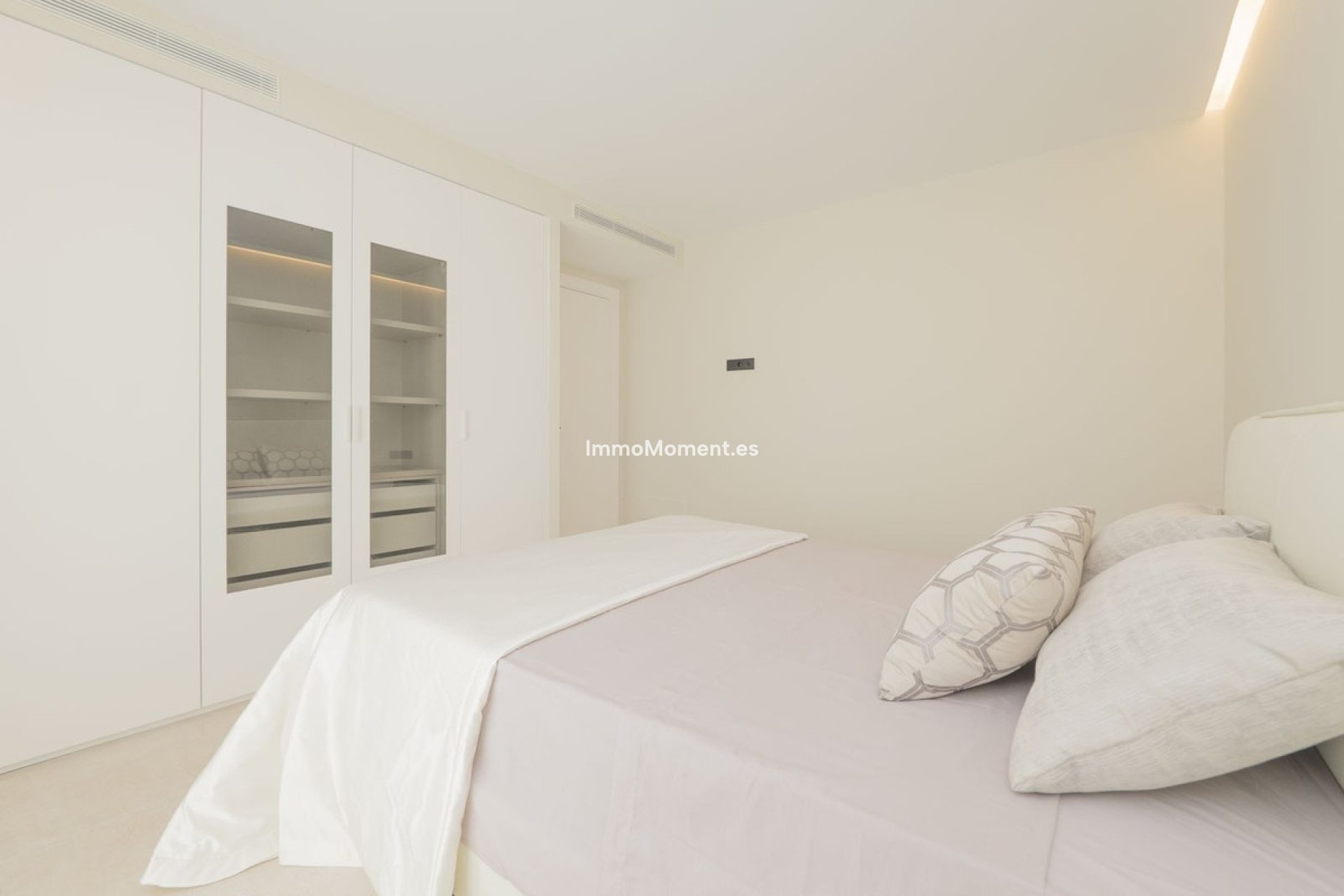 Resale - Detached villa - Estepona - Atalaya