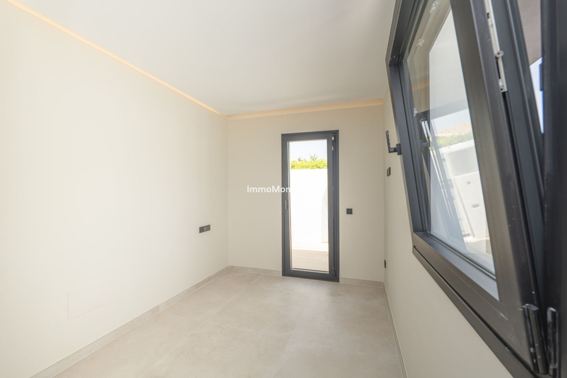 Resale - Detached villa - Estepona - Atalaya