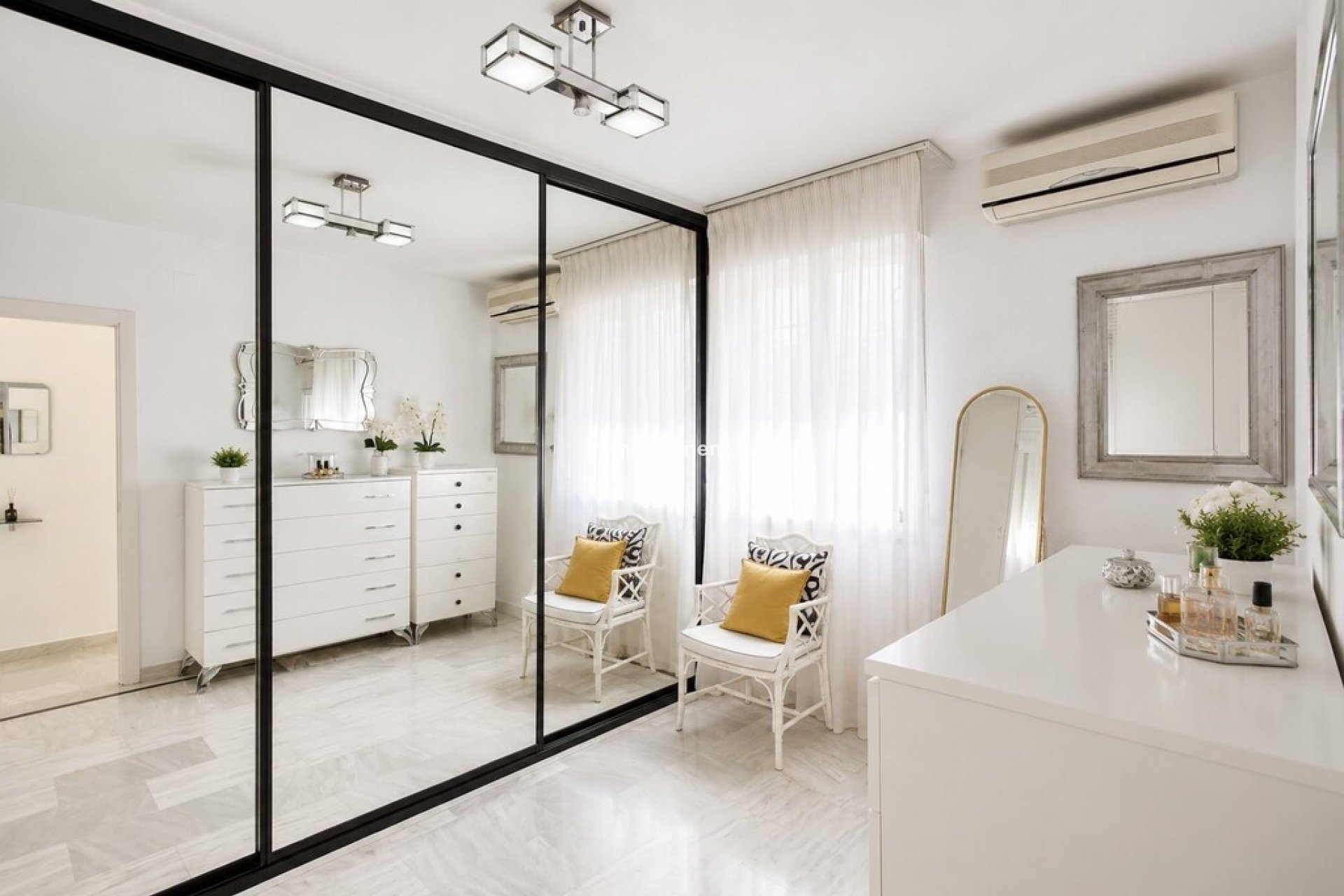 Resale - Detached villa - Estepona - Atalaya