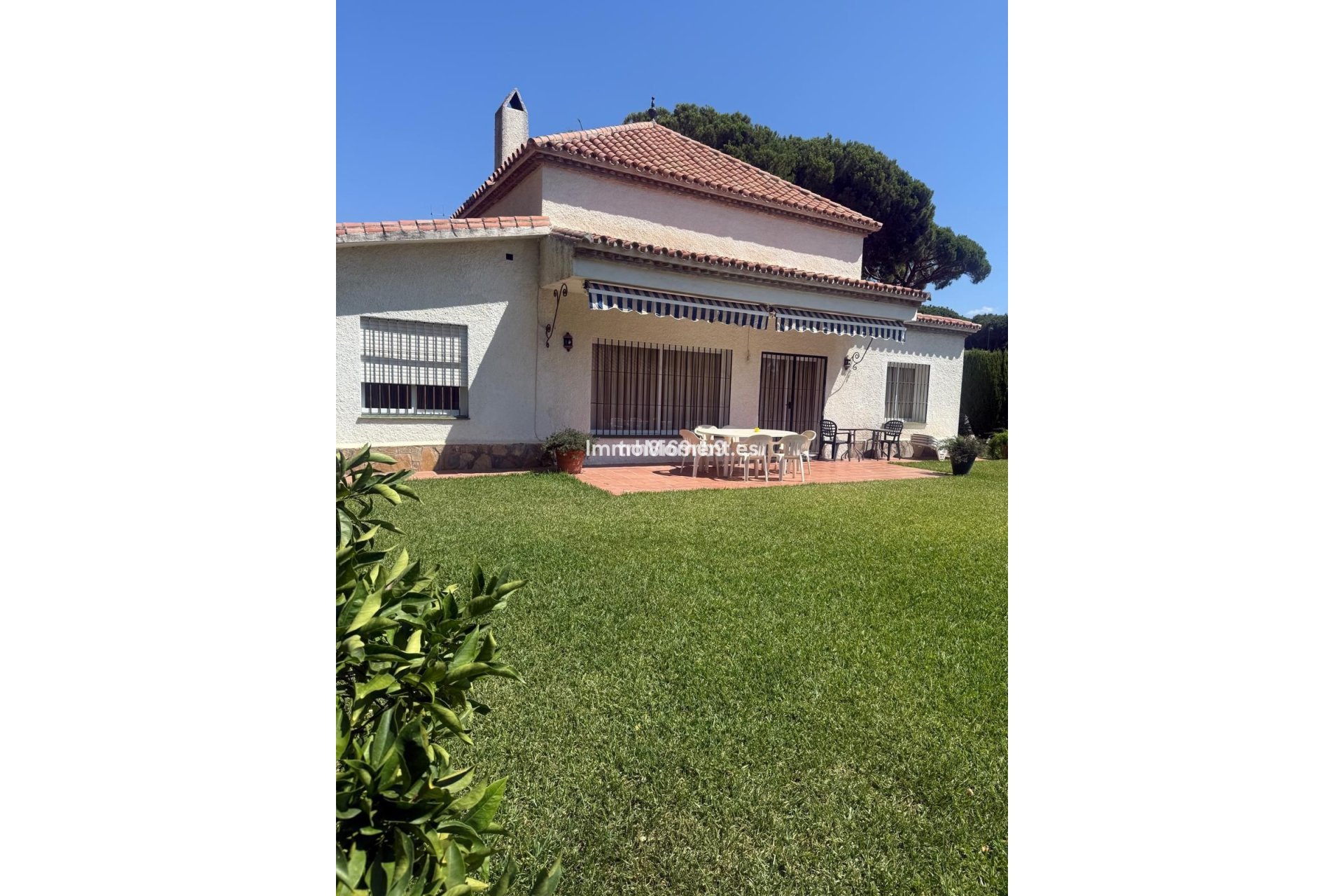 Resale - Detached villa - Estepona - Benamara