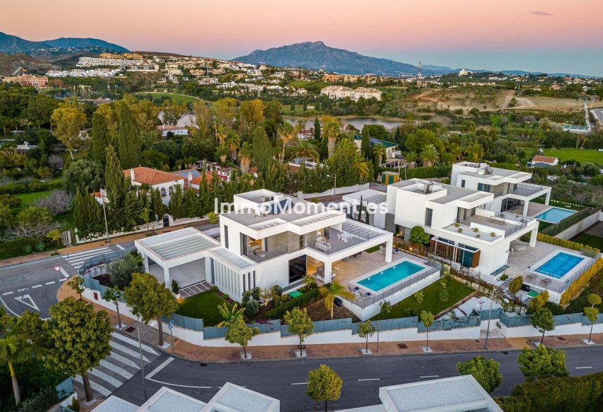 Resale - Detached villa - Estepona - Cancelada