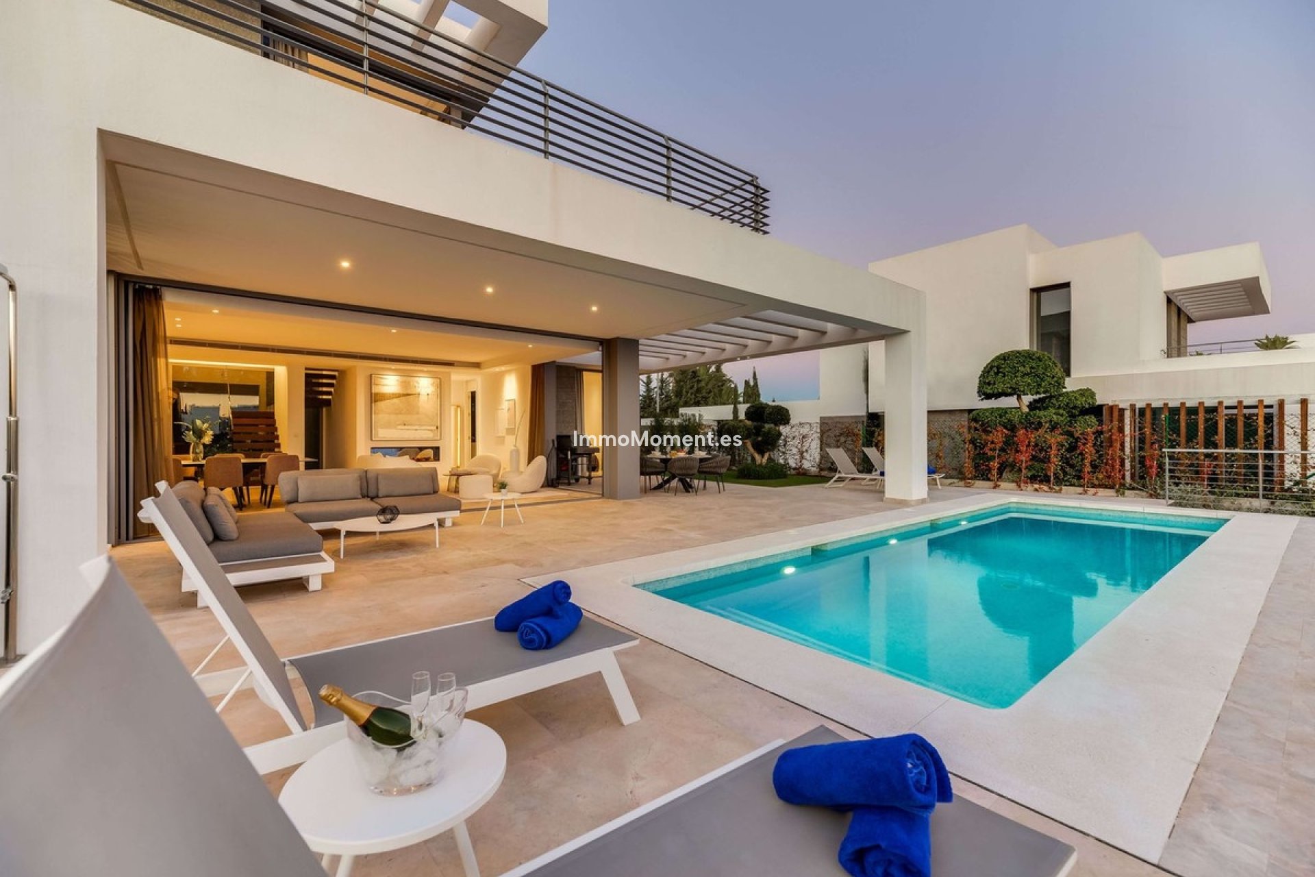 Resale - Detached villa - Estepona - Cancelada