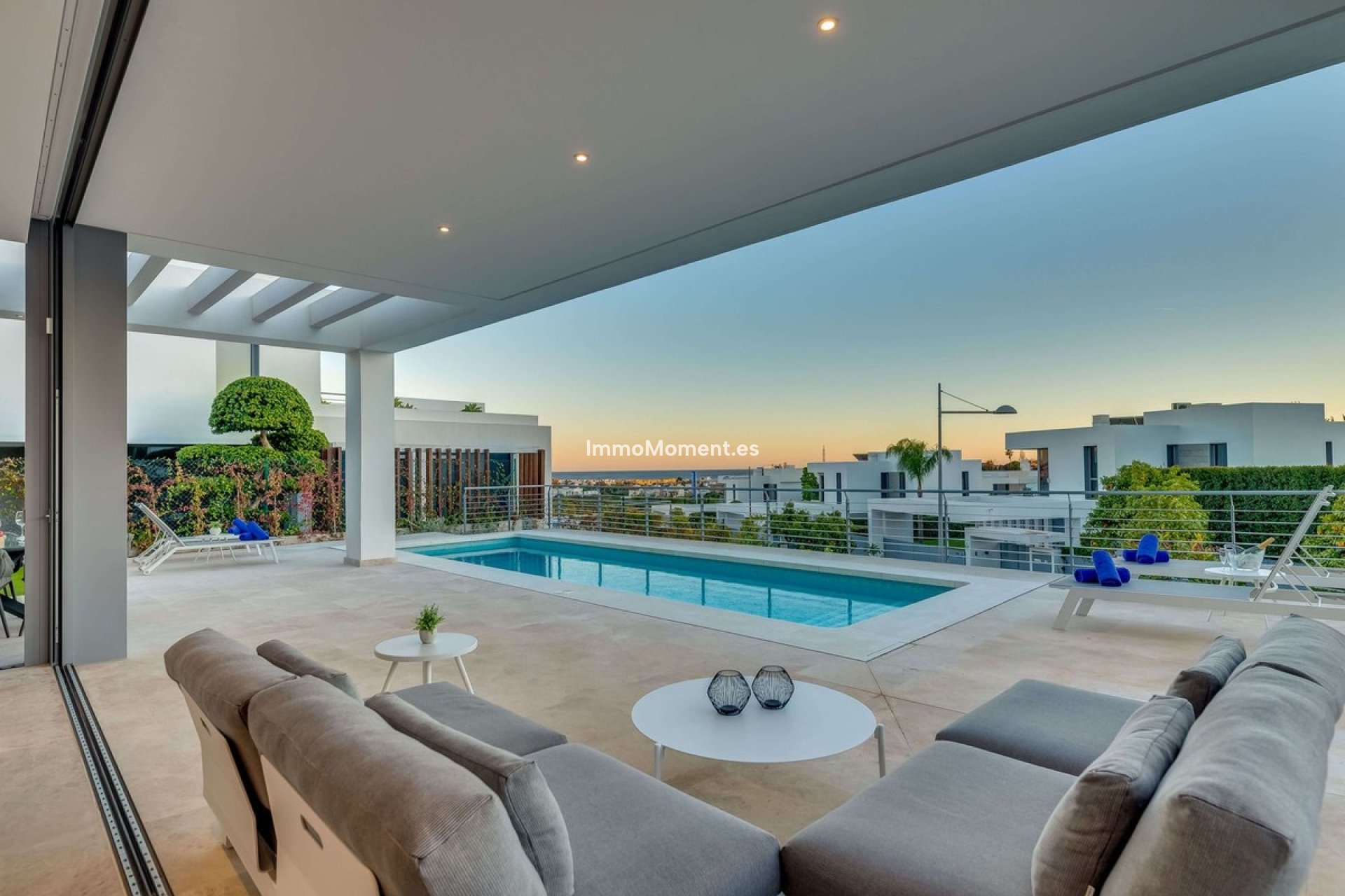 Resale - Detached villa - Estepona - Cancelada