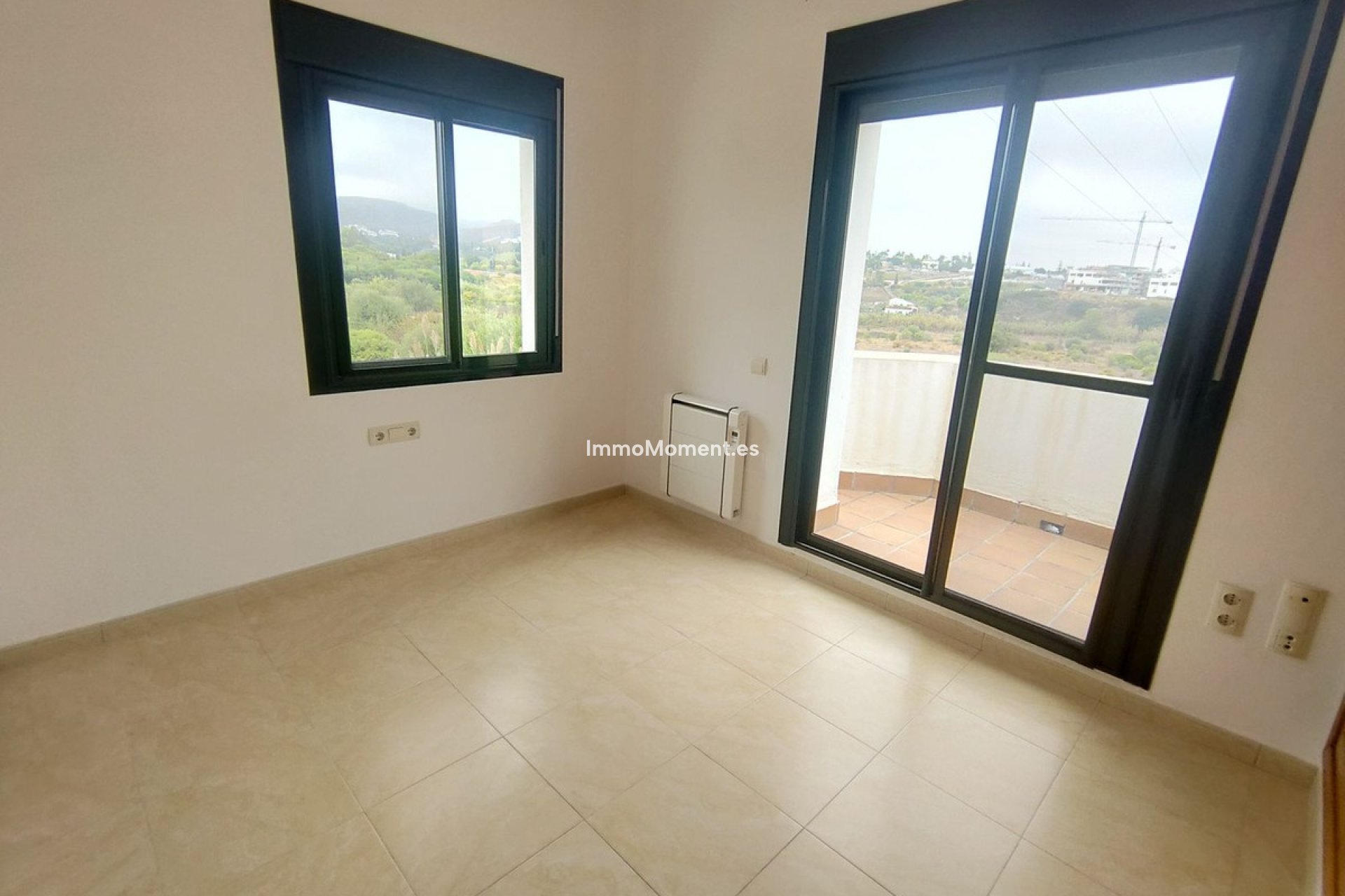 Resale - Detached villa - Estepona - Cancelada
