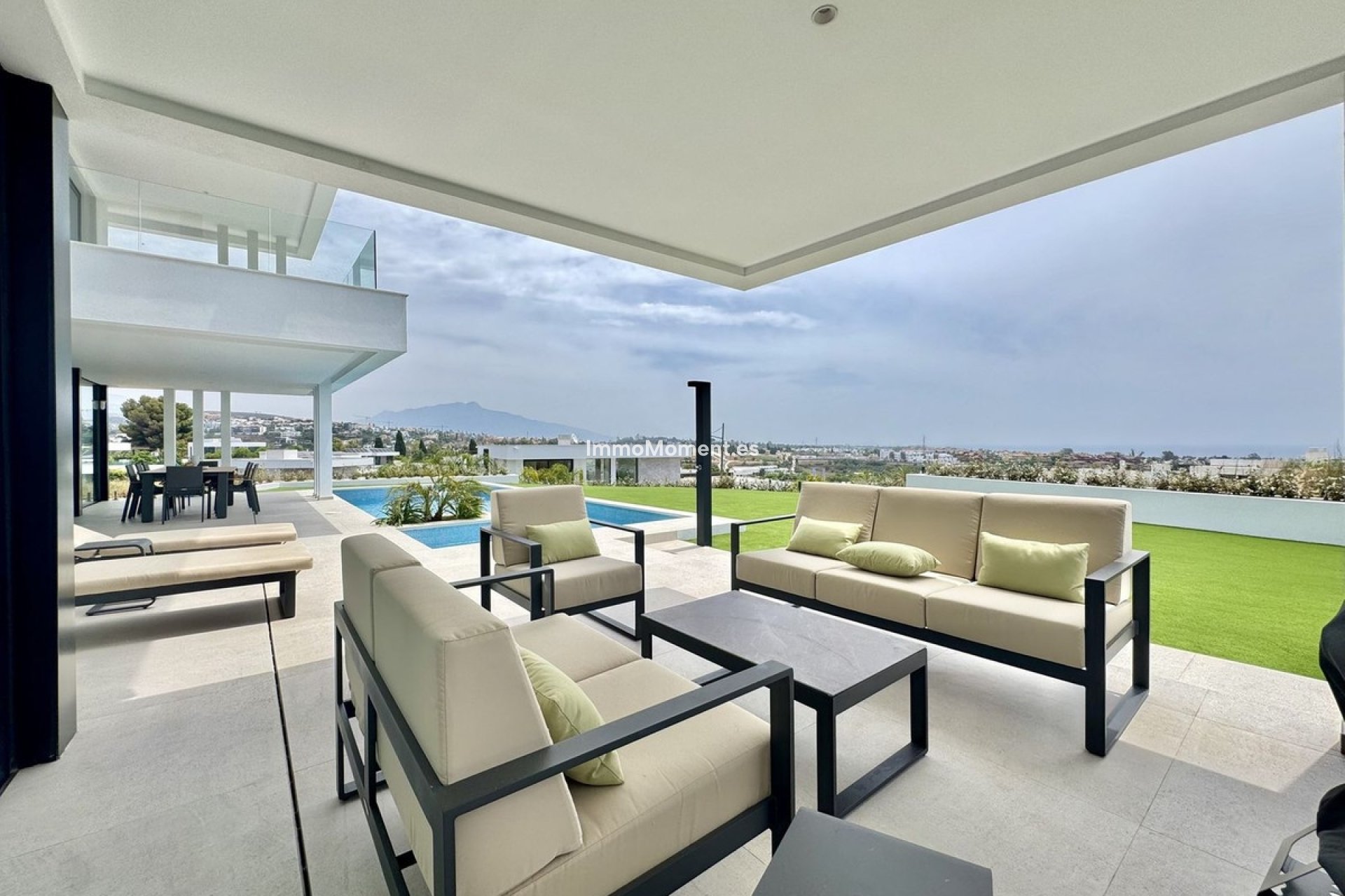 Resale - Detached villa - Estepona - Cancelada