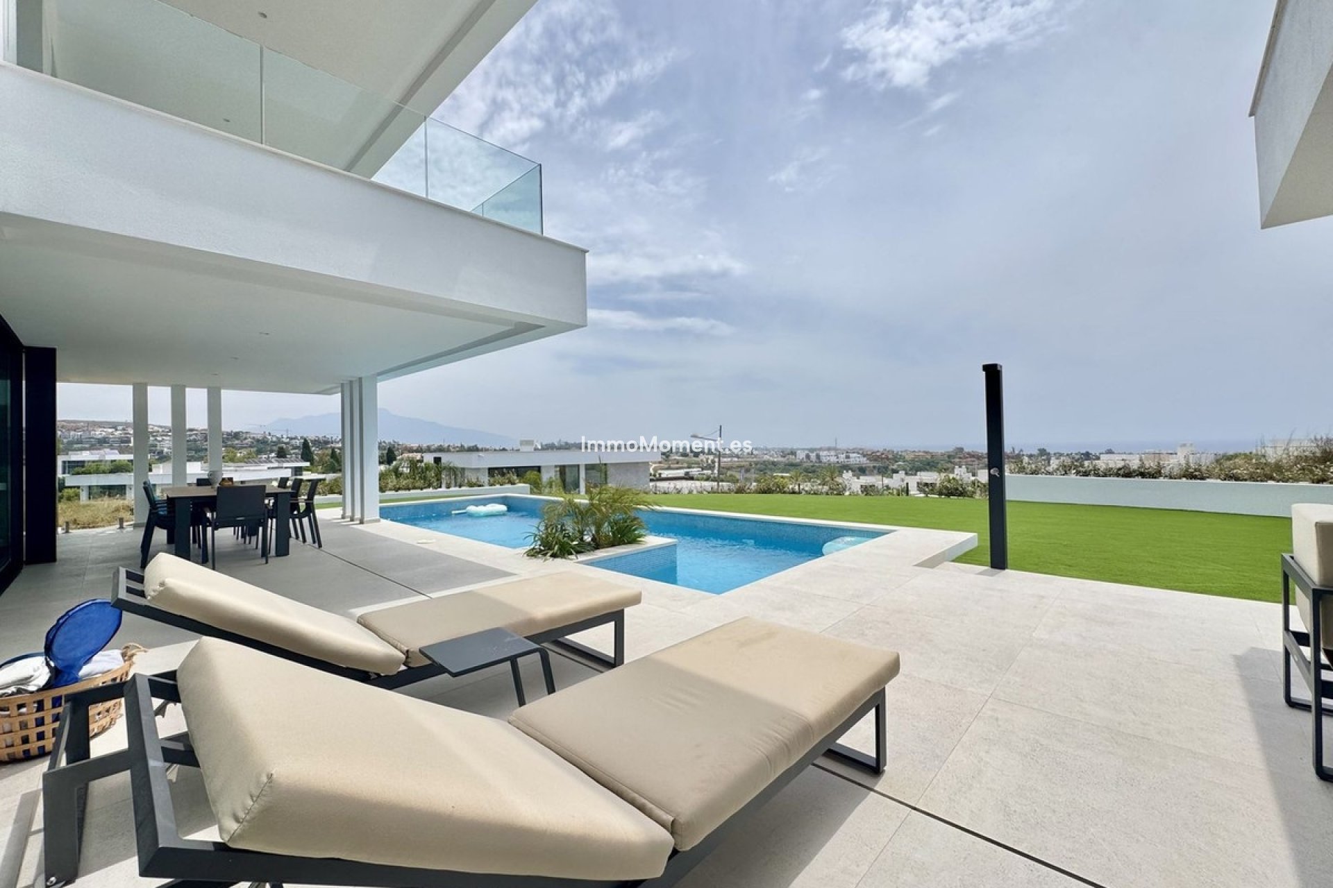 Resale - Detached villa - Estepona - Cancelada