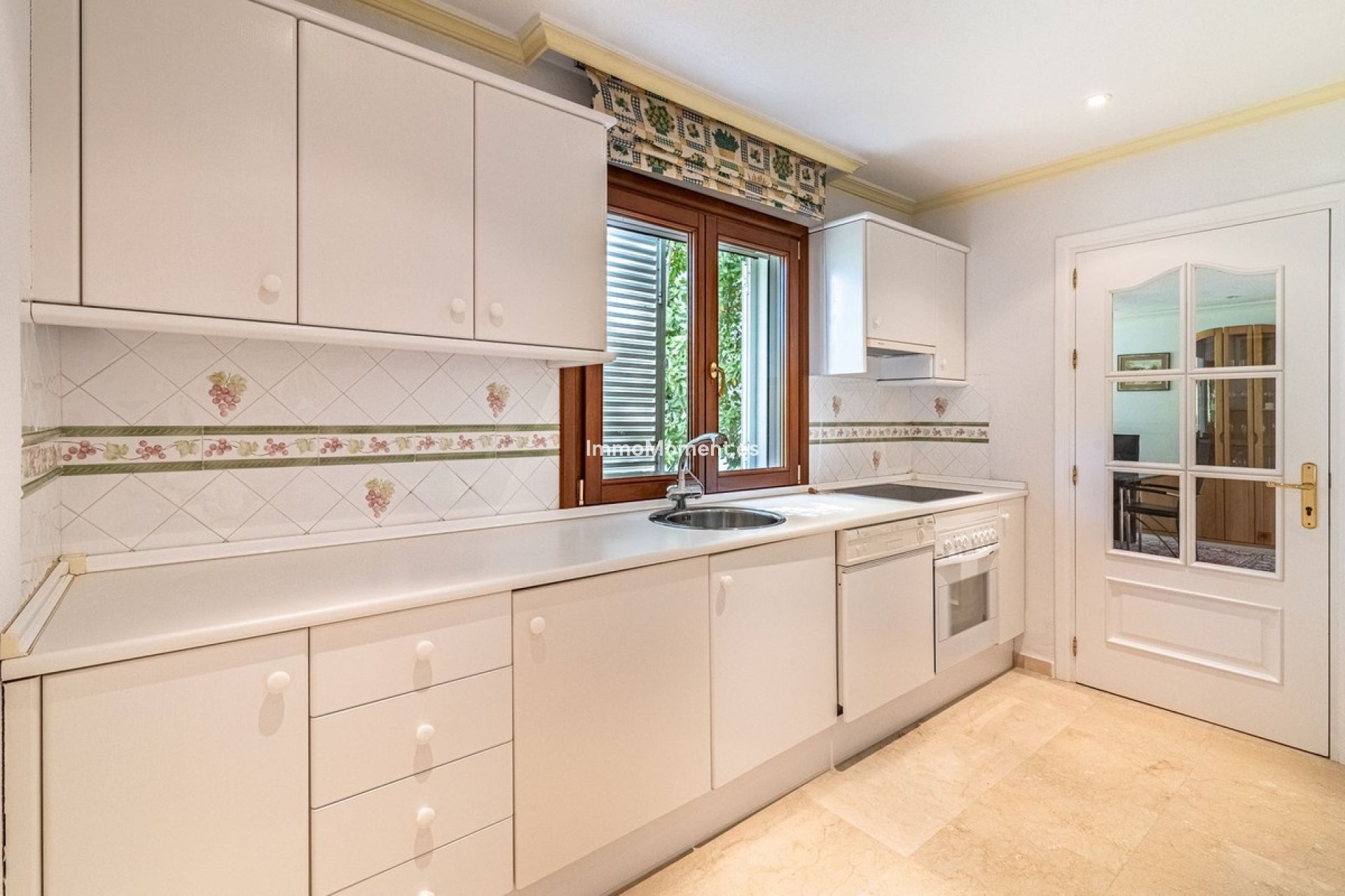 Resale - Detached villa - Estepona - Cancelada