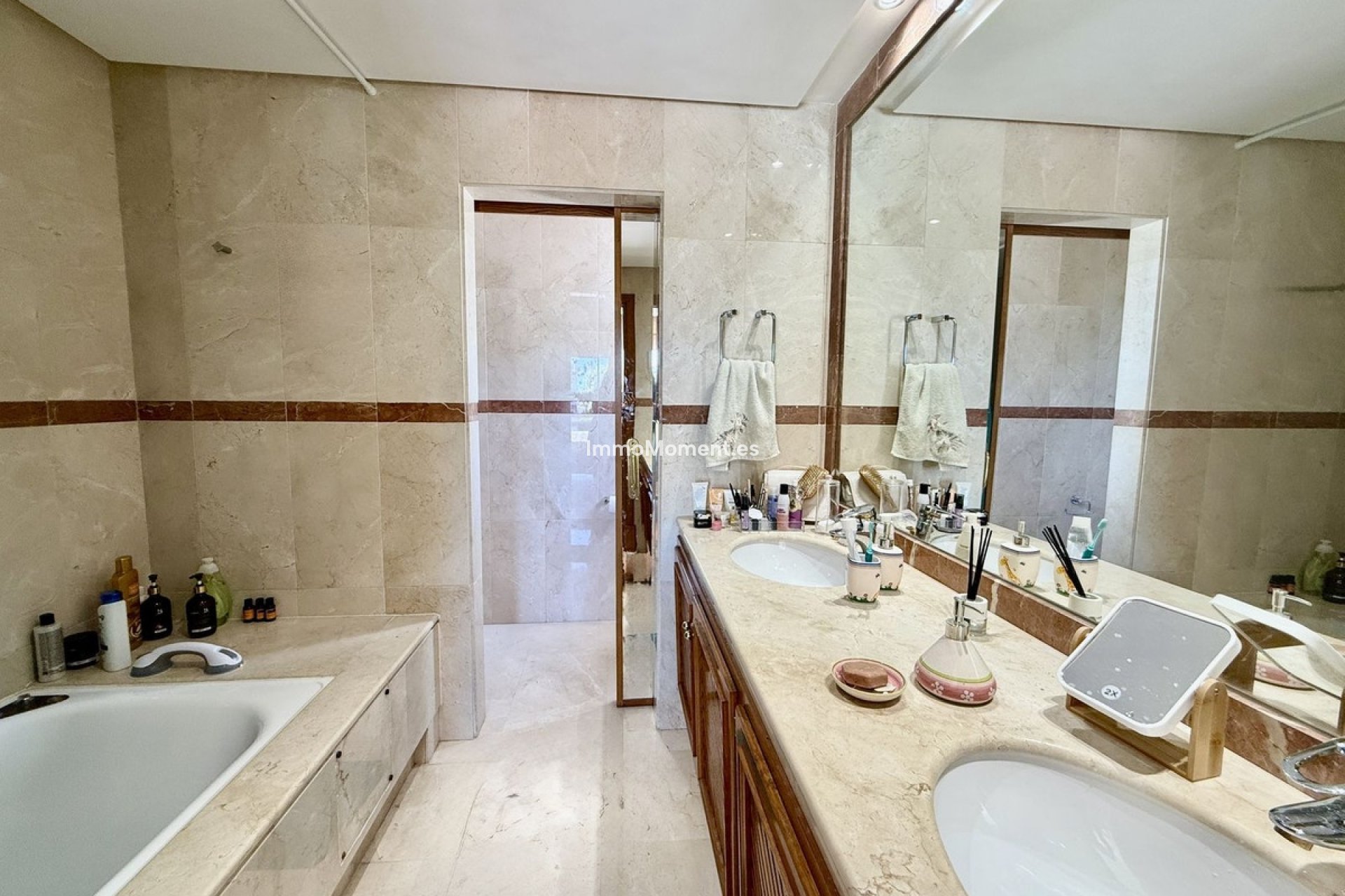Resale - Detached villa - Estepona - Costalita