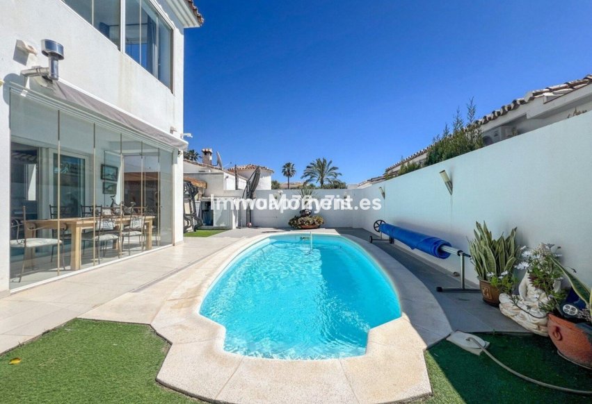 Resale - Detached villa - Estepona - Costalita