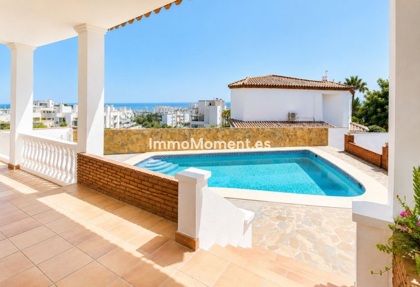 Resale - Detached villa - Estepona - Estepona Centro