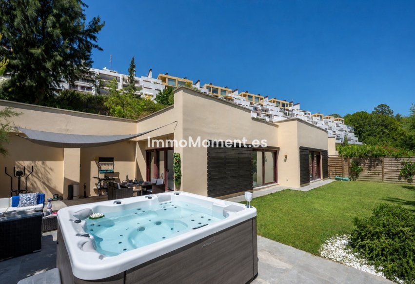 Resale - Detached villa - Estepona - Estepona Centro