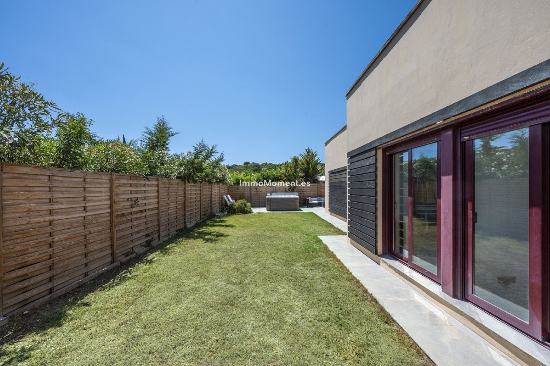 Resale - Detached villa - Estepona - Estepona Centro