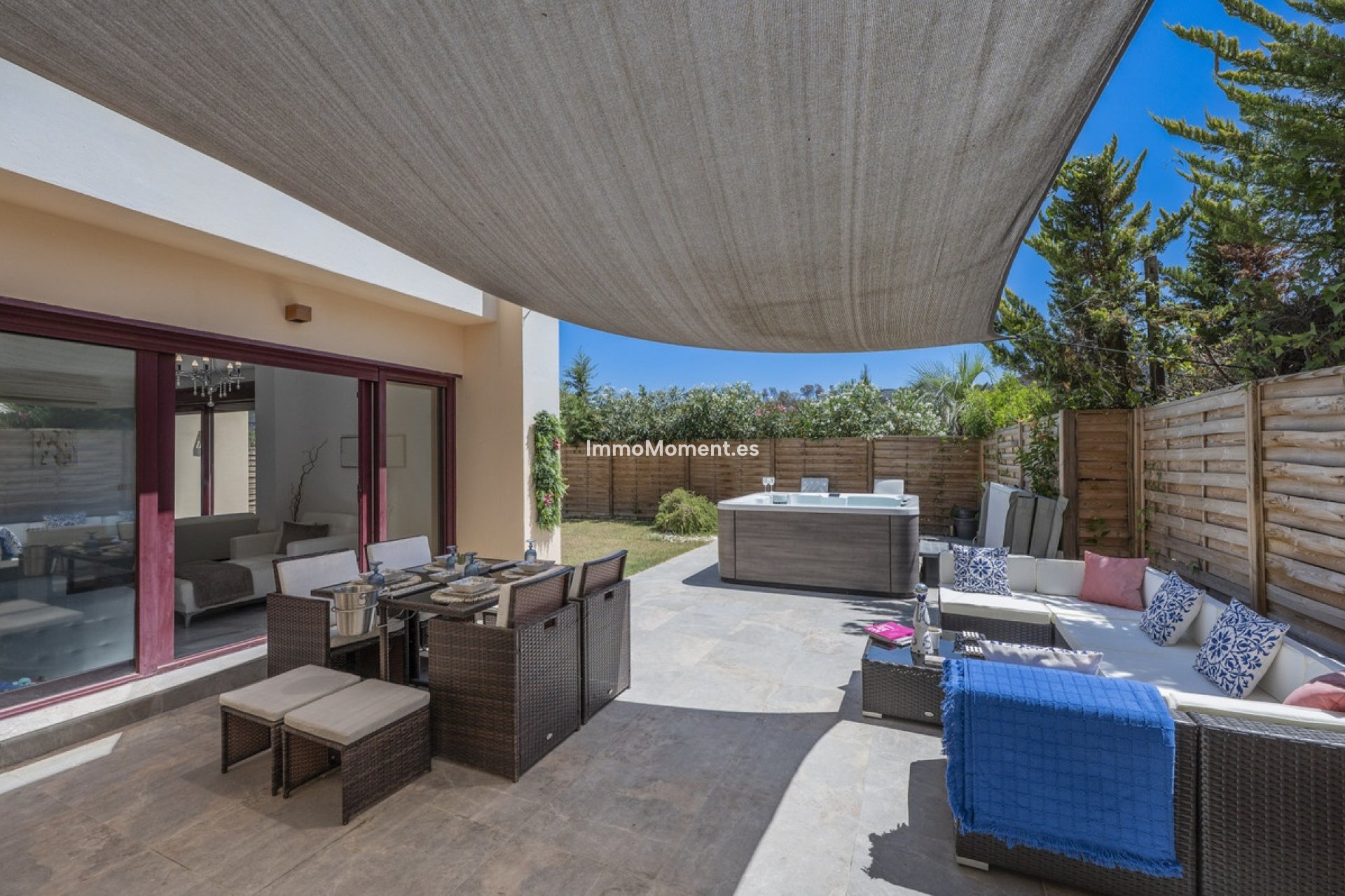 Resale - Detached villa - Estepona - Estepona Centro