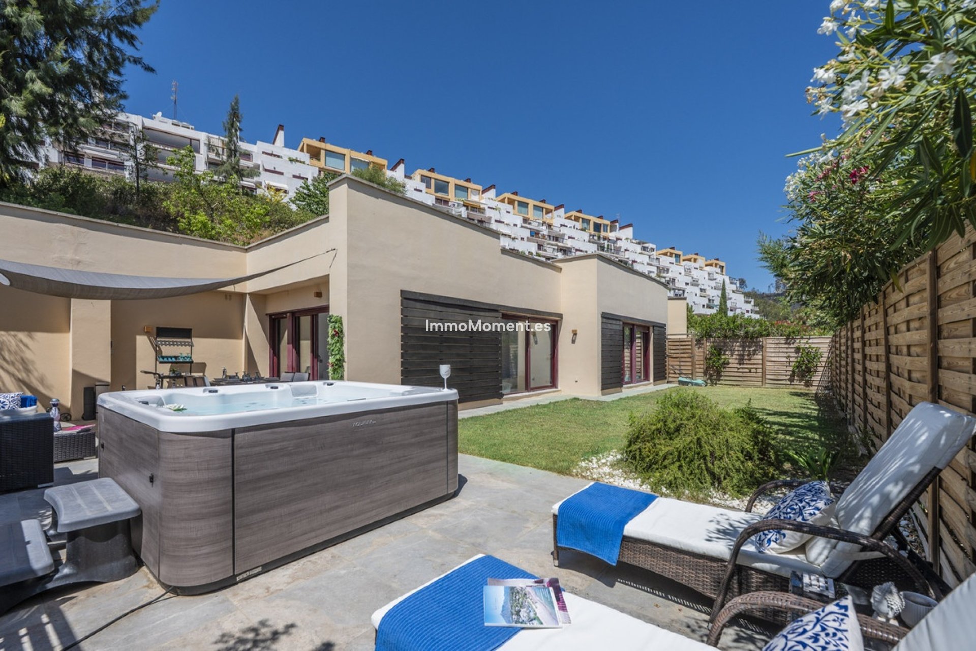 Resale - Detached villa - Estepona - Estepona Centro